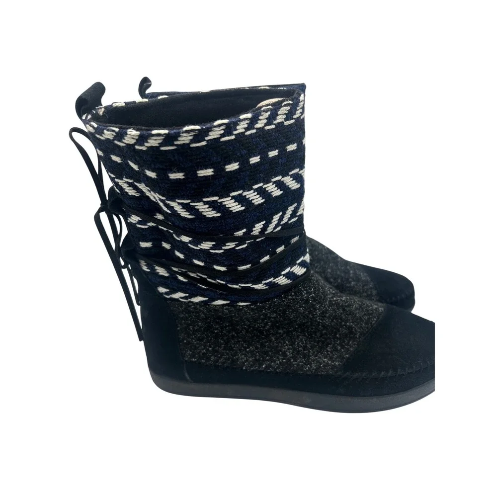 New TOMS‎ Nepal Pull on Ankle Boots Suede Trim Back Detail Navy Women's Size 8M